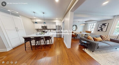 386 Harvard St in Cambridge, MA - Foto de edificio - Building Photo