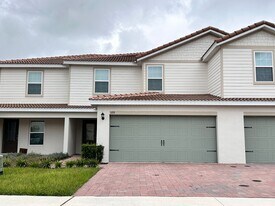 POINCIANA - TUSCANY PRESERVE 3BR/2.5BA TOW in Poinciana, FL - Building Photo