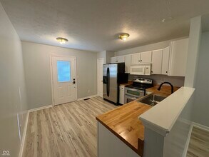 4047 Byram Ave in Indianapolis, IN - Building Photo - Building Photo