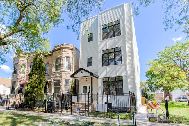 property at 4933 S Wabash Ave