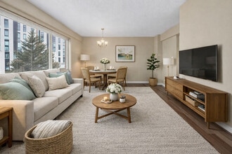 Pooks Hill Tower & Court in Bethesda, MD - Foto de edificio - Building Photo