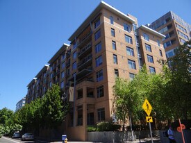 701 Columbia St in Vancouver, WA - Building Photo