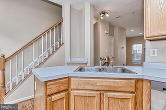 5832 Cowling Ct in Alexandria, VA - Building Photo - Building Photo