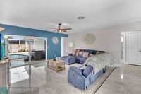 7845 Tropicana St in Miramar, FL - Foto de edificio - Building Photo