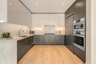1350 Boylston St, Unit L415 in Boston, MA - Building Photo - Building Photo