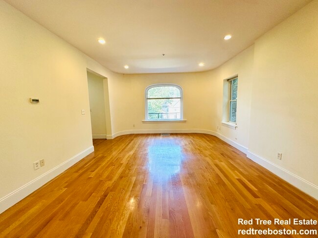 property at 10 Selkirk Rd