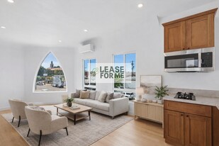 8959 Hargis St in Los Angeles, CA - Building Photo