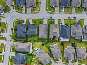 15114 Winthrop Manor Way in Cypress, TX - Foto de edificio - Building Photo