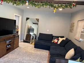 8051 Howe St, Unit Back ADU with open yard in Paramount, CA - Foto de edificio - Building Photo