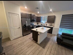 1166 SE 23rd Ave in Homestead, FL - Building Photo - Building Photo