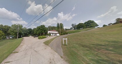 132 Mullet Dr in Killbuck, OH - Foto de edificio - Building Photo