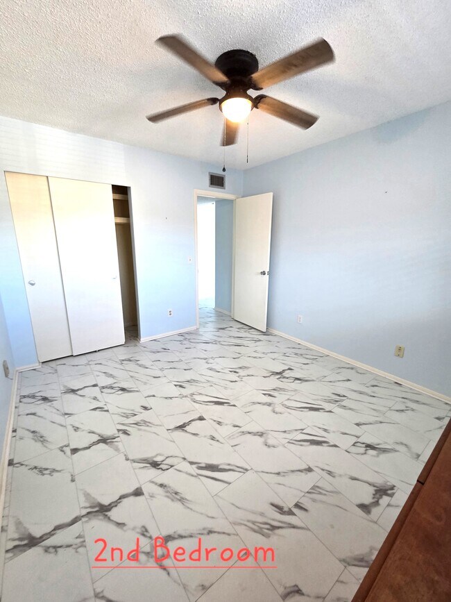 2311 Brisbane St, Unit 65 in Clearwater, FL - Building Photo - Building Photo