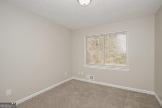 95 Triple Crown Ln in Ellenwood, GA - Building Photo - Building Photo