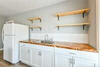 4615 Schroeder St photo'