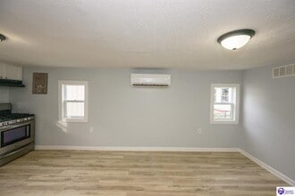 102 Crabtree Dr in Elizabethtown, KY - Building Photo - Building Photo