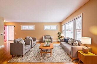 114 N Forest Ave in Palatine, IL - Building Photo - Building Photo