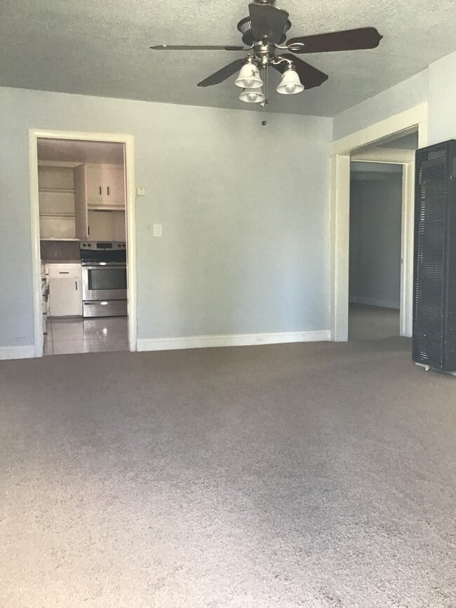 817-817 1/2 Olive St in Yuba City, CA - Building Photo - Building Photo
