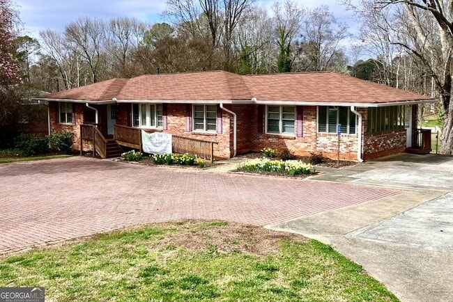 1835 Lawrenceville Hwy