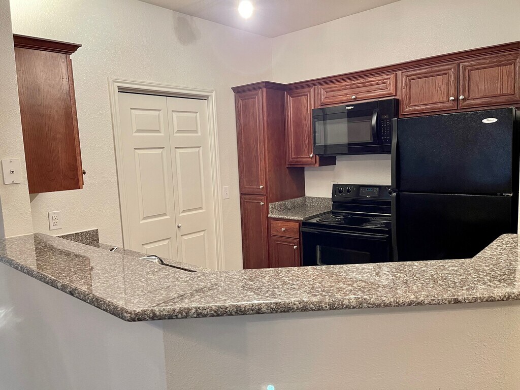 Augusta Meadows Apartments in Tomball, TX