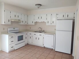 251 Knight Dr, Unit 20 in Statesboro, GA - Building Photo