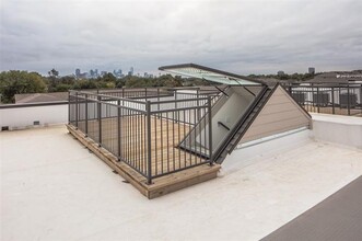 3383 Cedarplaza Ln in Dallas, TX - Building Photo - Building Photo