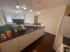 6 Giles Park, Unit 1A in Somerville, MA - Building Photo