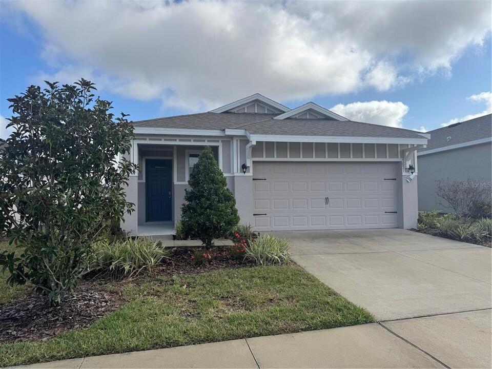 7851 June Ln in Wildwood, FL - Building Photo