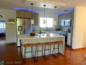 1433 SE 5th Ct in Deerfield Beach, FL - Foto de edificio - Building Photo