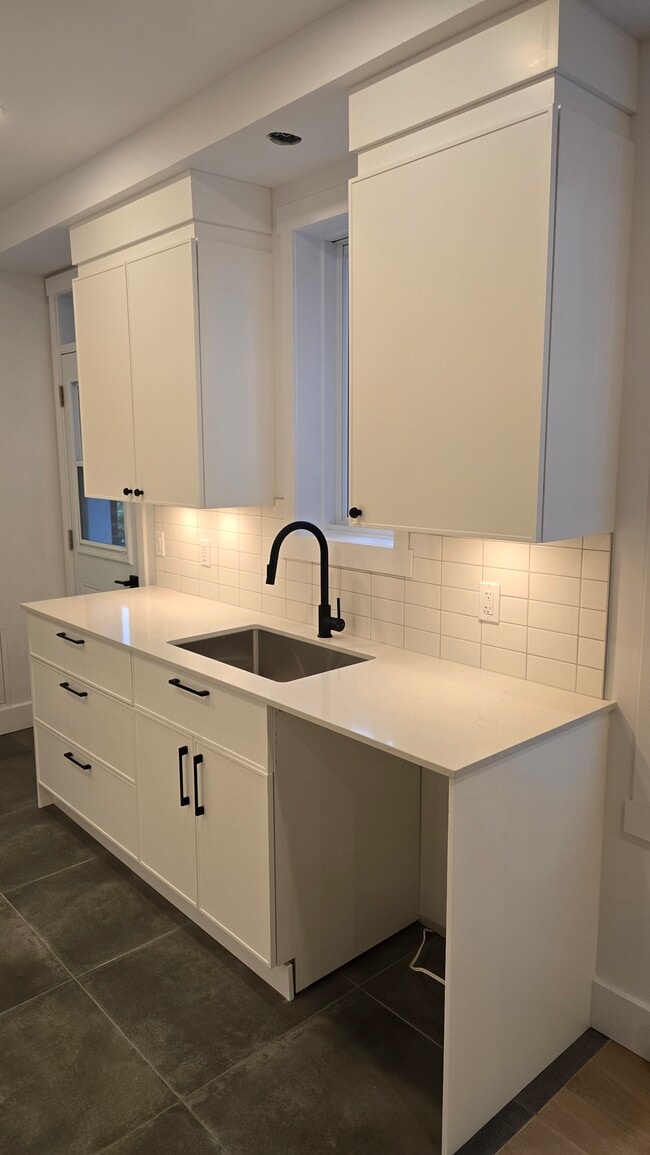 property at 2033 De Chambly Rue