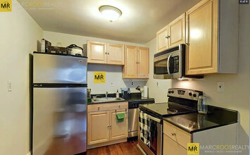 1067 Beacon St, Unit 2 in Brookline, MA - Building Photo - Building Photo