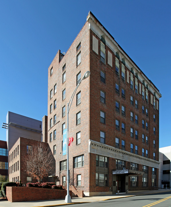 Alamance Plaza in Burlington, NC - Building Photo