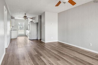 1811 Deer Park Way in Wichita Falls, TX - Foto de edificio - Building Photo