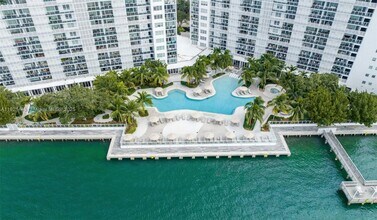 910 West Ave, Unit 0738 in Miami Beach, FL - Building Photo - Building Photo