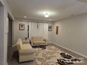 12013 Wigeon Wy in Charlotte, NC - Foto de edificio - Building Photo