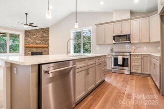 21 Craftsman Overlook Rdg in Avery Creek, NC - Foto de edificio - Building Photo