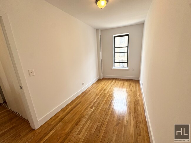 151 Mott St
