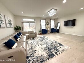 21 Wisteria Ct in Monroe Township, NJ - Building Photo - Building Photo