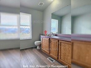 877 E Main St in Grantsville, UT - Building Photo - Building Photo