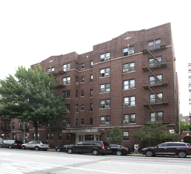 2065 Ocean Ave in Brooklyn, NY - Foto de edificio - Building Photo