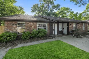 217 Lazy Ln in Conroe, TX - Building Photo