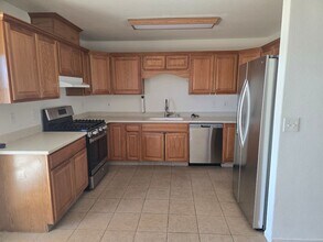 1620 Mayo St in Ridgecrest, CA - Building Photo - Building Photo