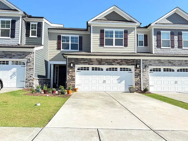 property at 915 Haybeck Ln