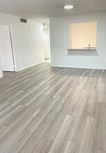7800 Camino Real in Miami, FL - Building Photo - Building Photo