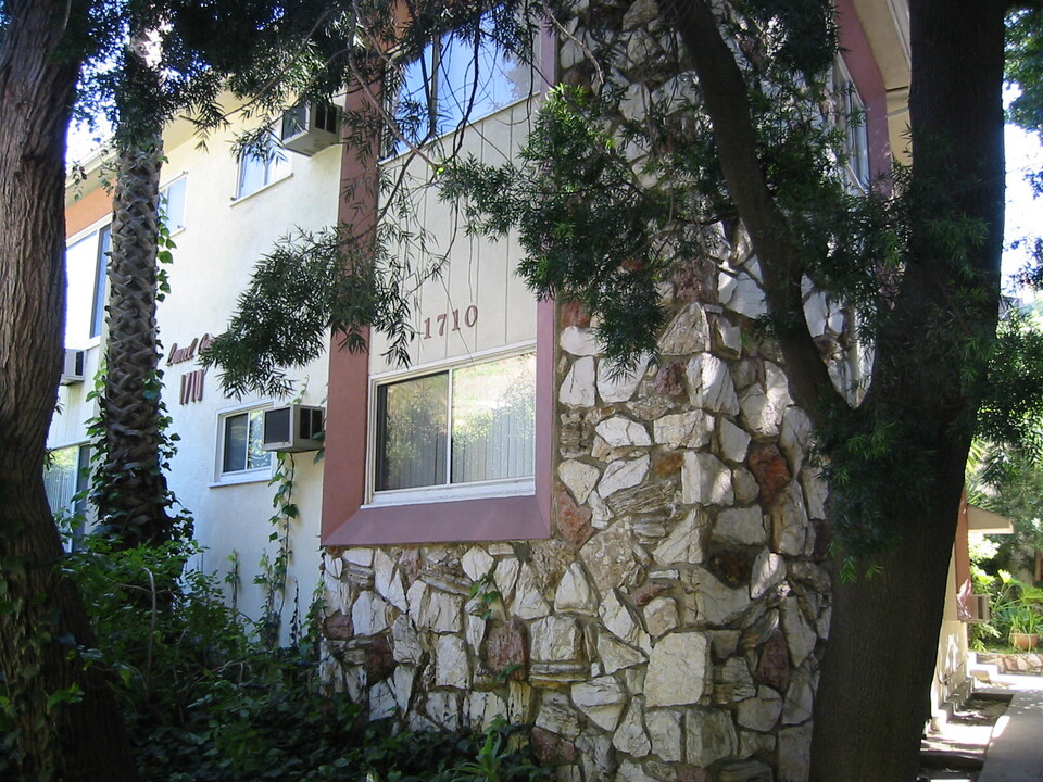 1710 Laurel Canyon Blvd in Los Angeles, CA - Building Photo