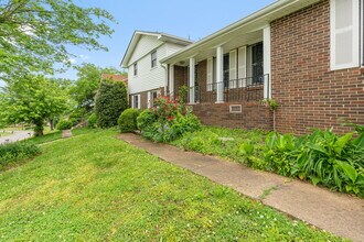 3841 Dubois Dr in Nashville, TN - Building Photo - Building Photo