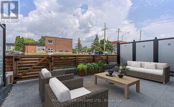 8188 Yonge St in Vaughan, ON - Building Photo - Building Photo