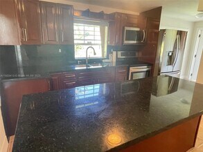 2255 SW 26th St in Miami, FL - Building Photo - Building Photo