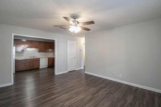 145 Darlene Dr in Clarksville, TN - Building Photo - Building Photo