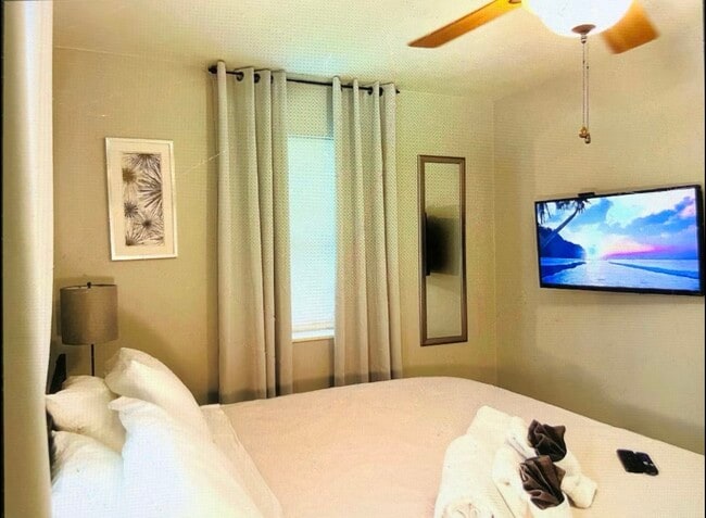 1732 Sunset Pl in Ft. Myers, FL - Building Photo - Building Photo