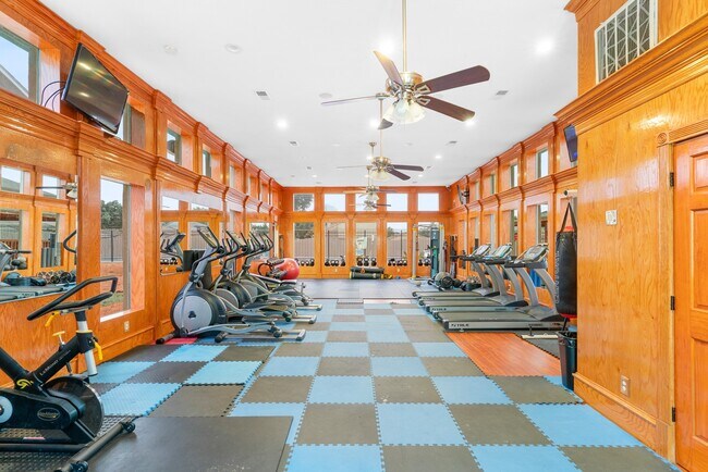 6700 S Dairy Ashford Rd in Houston, TX - Foto de edificio - Building Photo